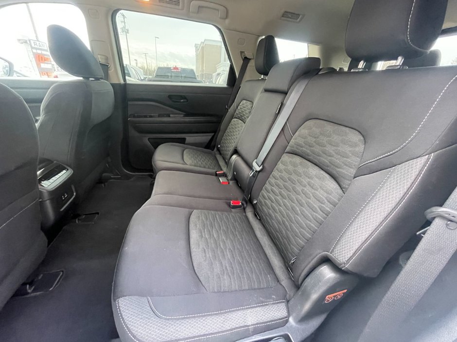 Nissan PATHFINDER SV 2023