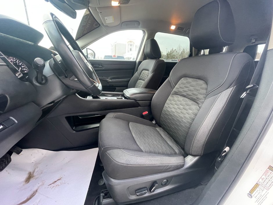 Nissan PATHFINDER SV 2023