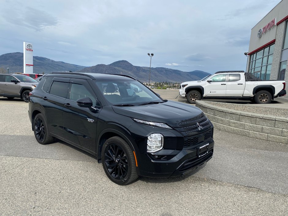 2025 Mitsubishi Outlander Plug-In Hybrid SEL in Kamloops, British Columbia - w940px