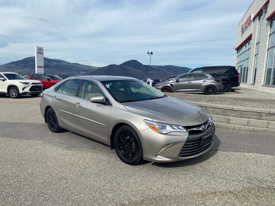 2017 Toyota Camry XLE in Kamloops, British Columbia - w940px