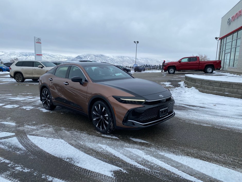 2023 Toyota CROWN Platinum in Kamloops, British Columbia - w940px