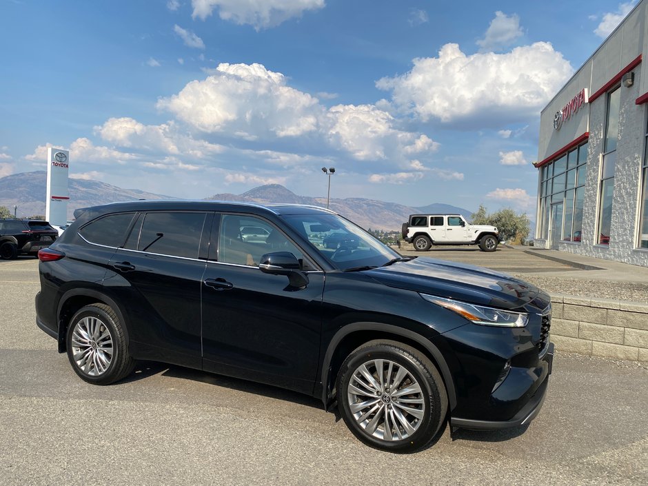 2023 Toyota Highlander Platinum in Kamloops, British Columbia - w940px
