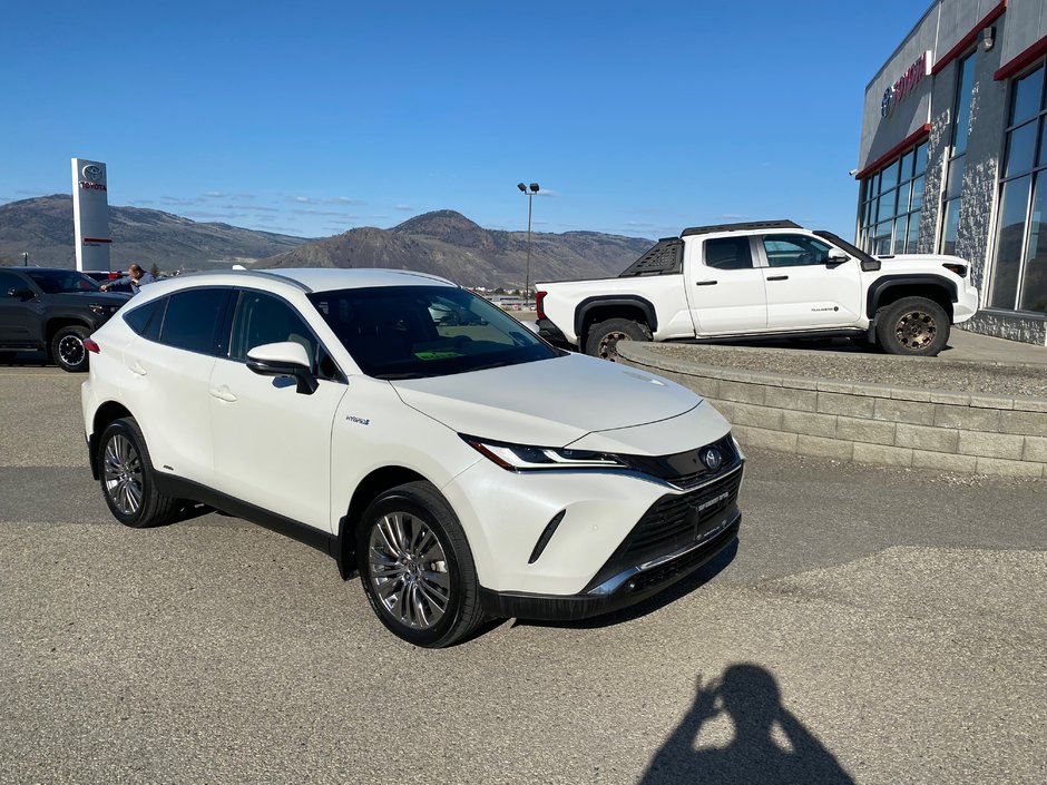 2021 Toyota Venza XLE in Kamloops, British Columbia - w940px