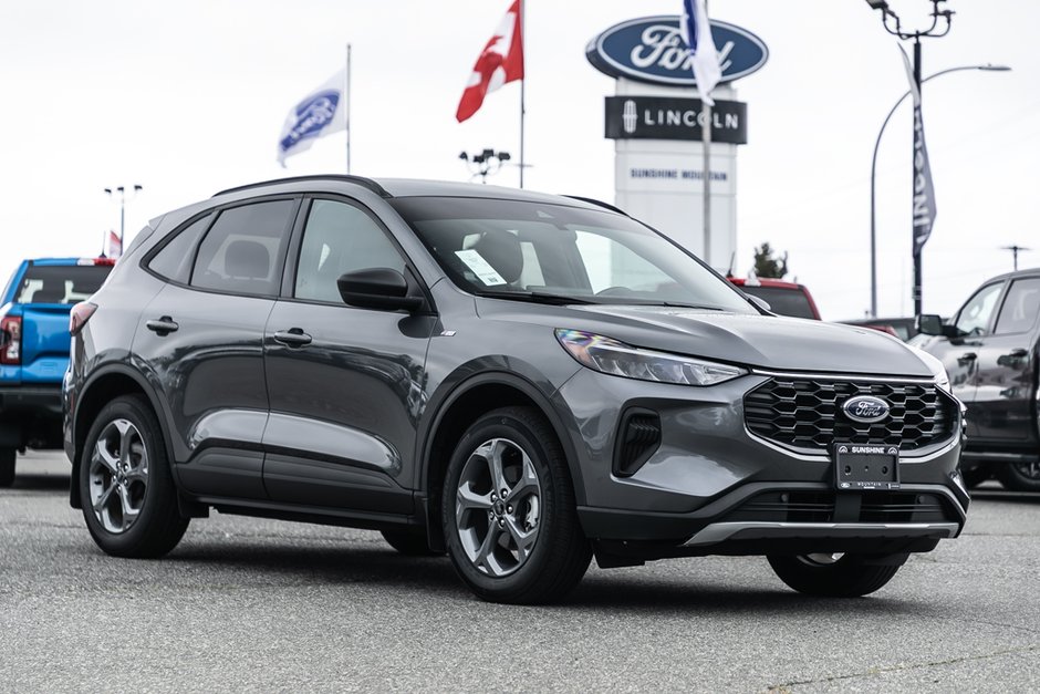 2025 Ford Escape ST-Line in Nanaimo, British Columbia