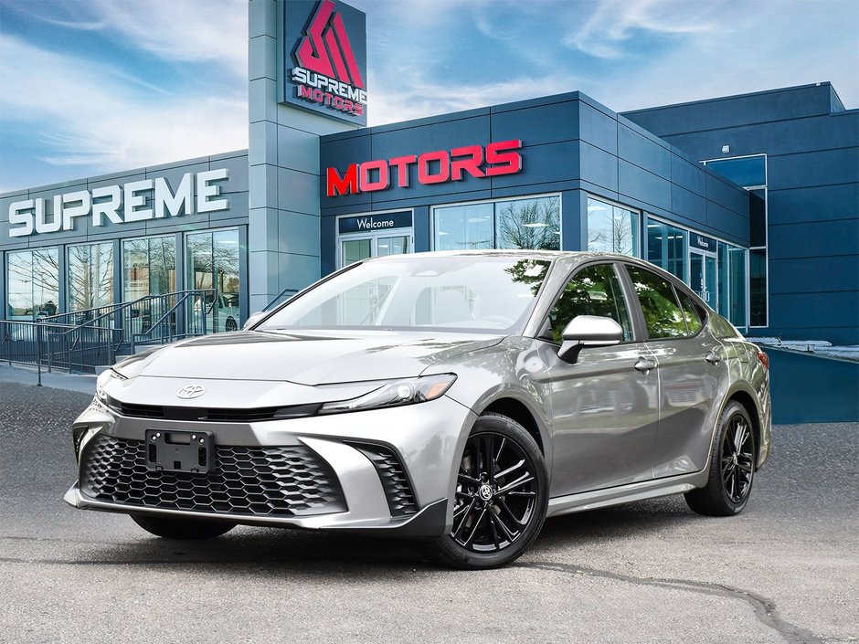 2025 Toyota Camry Hybrid SE UPGRADE AWD in Mississauga, Ontario