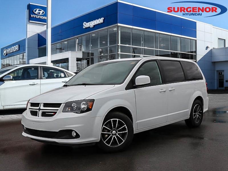 difference between dodge grand caravan sxt and gt