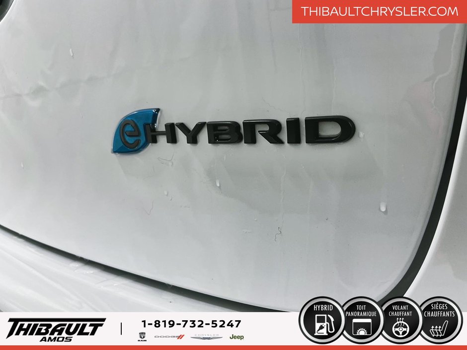 2024 Chrysler Pacifica Hybrid Premium S Appearance