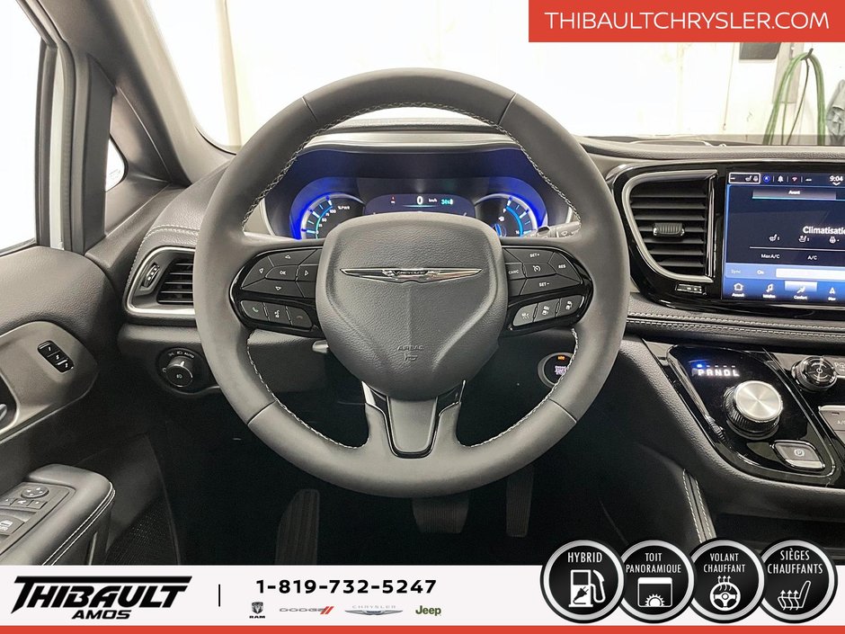 2024 Chrysler Pacifica Hybrid Premium S Appearance