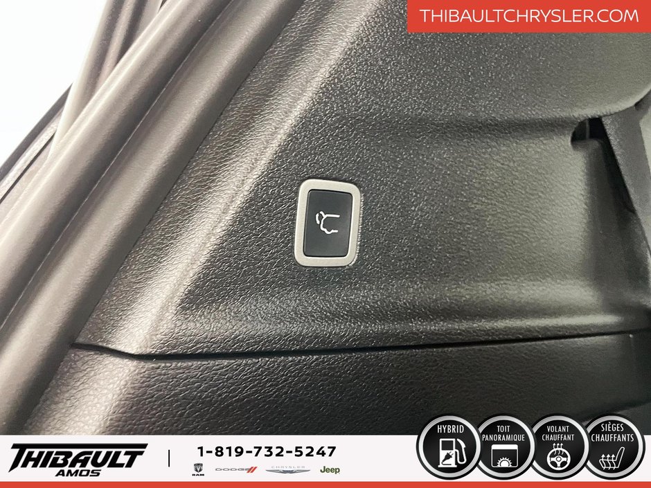 2024 Chrysler Pacifica Hybrid Premium S Appearance