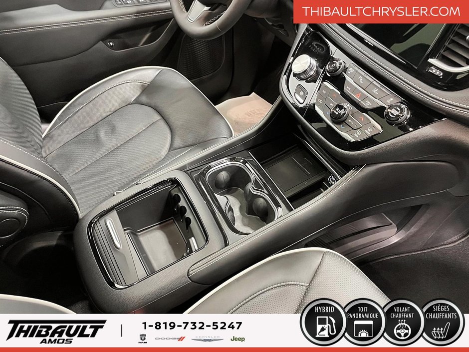 2024 Chrysler Pacifica Hybrid Premium S Appearance