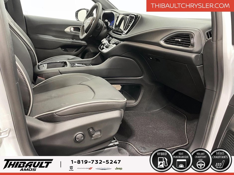 2024 Chrysler Pacifica Hybrid Premium S Appearance