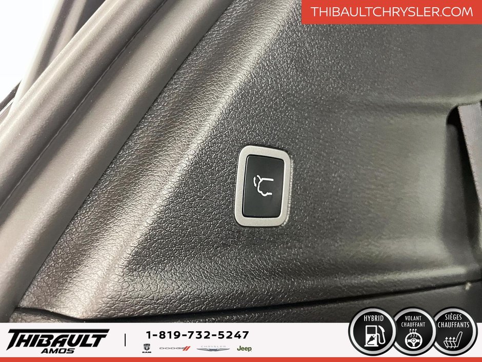 2024 Chrysler Pacifica Hybrid Premium S Appearance