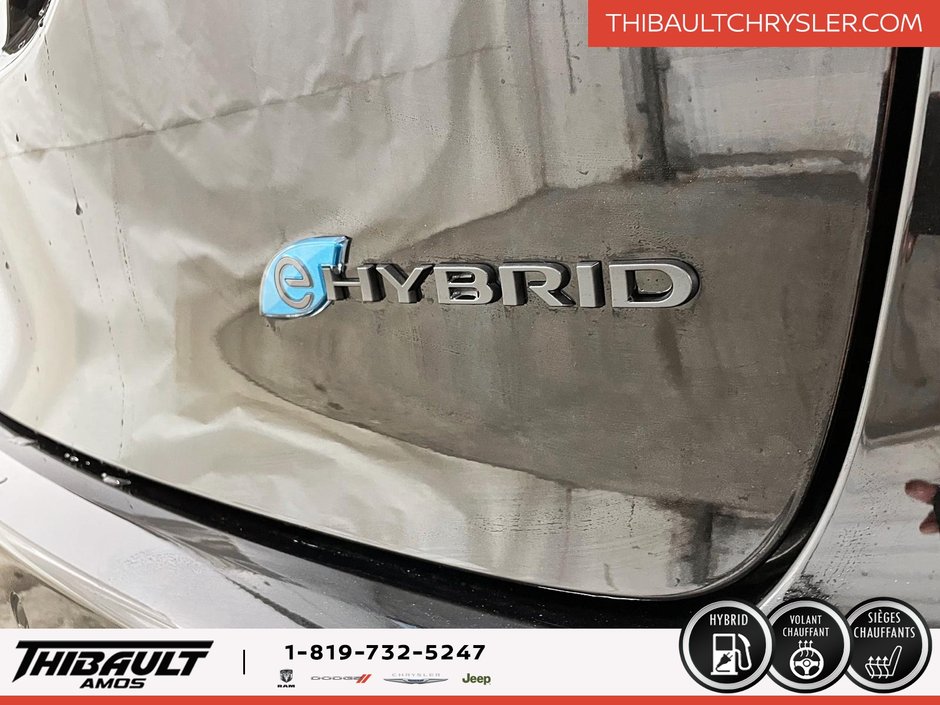2024 Chrysler Pacifica Hybrid Premium S Appearance