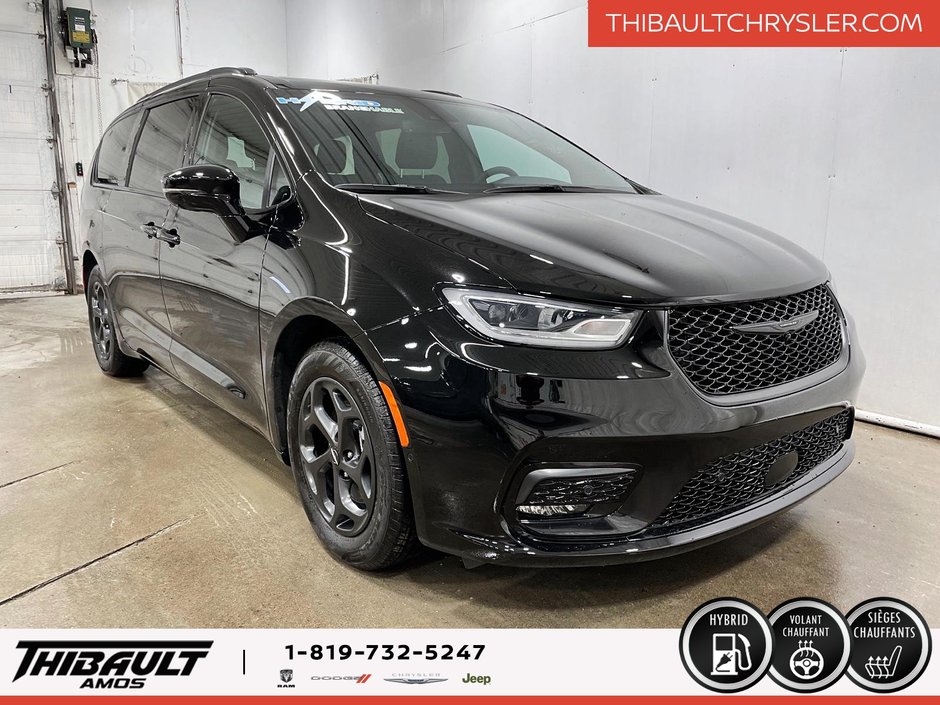 2024 Chrysler Pacifica Hybrid Premium S Appearance