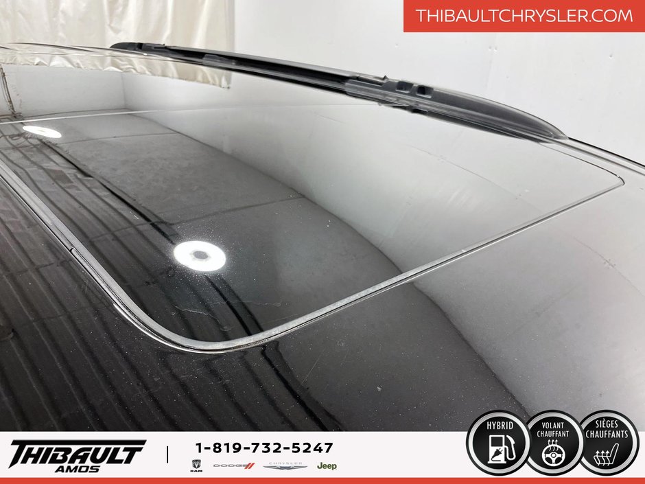 2024 Chrysler Pacifica Hybrid Premium S Appearance