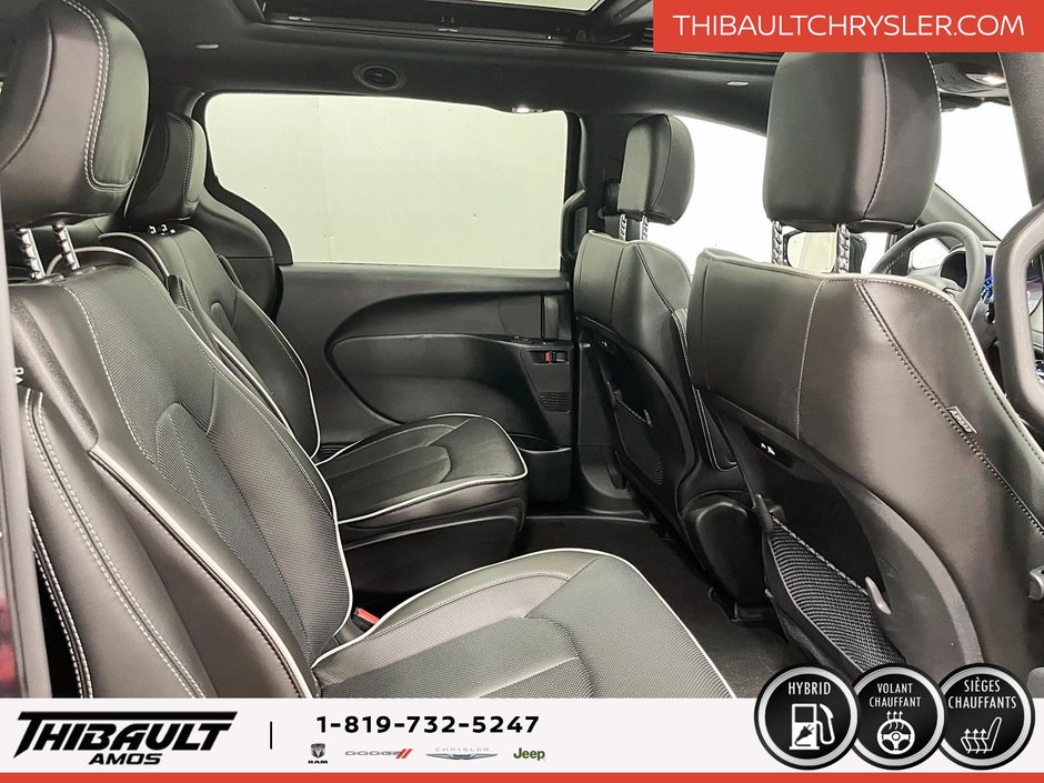2024 Chrysler Pacifica Hybrid Premium S Appearance