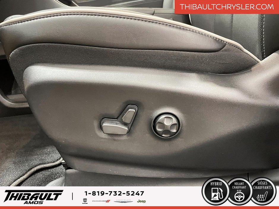 2024 Chrysler Pacifica Hybrid Premium S Appearance