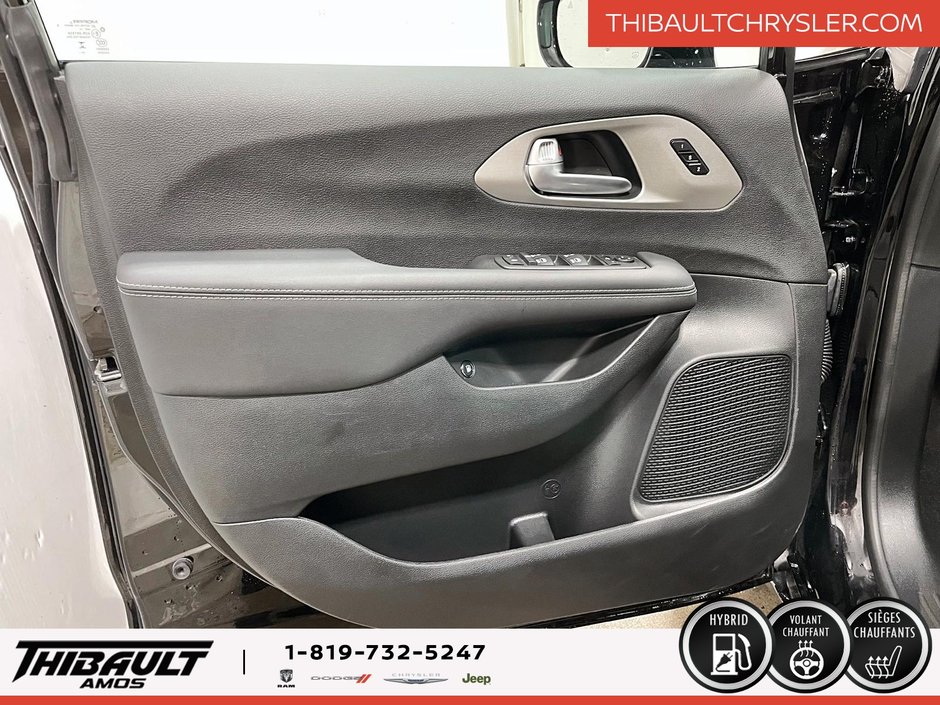 2024 Chrysler Pacifica Hybrid Premium S Appearance
