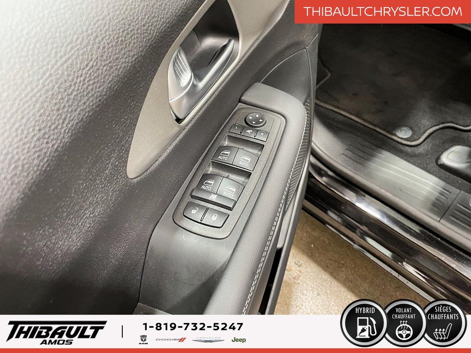 2024 Chrysler Pacifica Hybrid Premium S Appearance