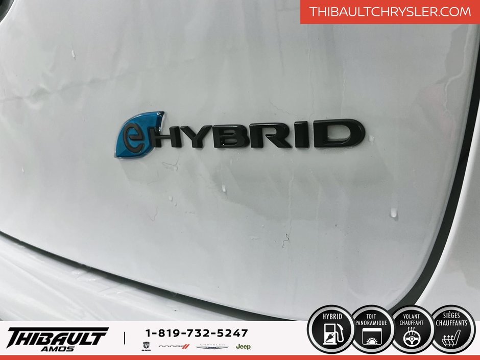 2024 Chrysler Pacifica Hybrid Premium S Appearance