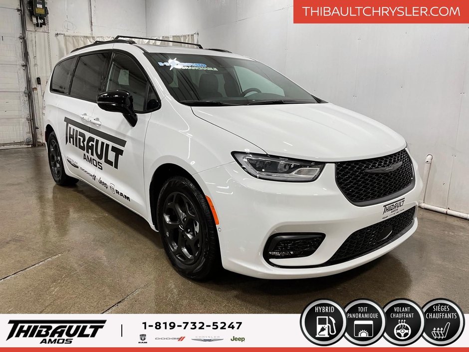 2024 Chrysler Pacifica Hybrid Premium S Appearance