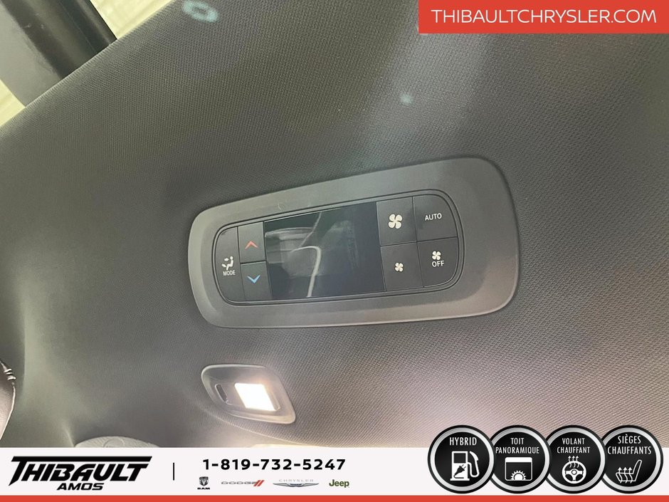 2024 Chrysler Pacifica Hybrid Premium S Appearance