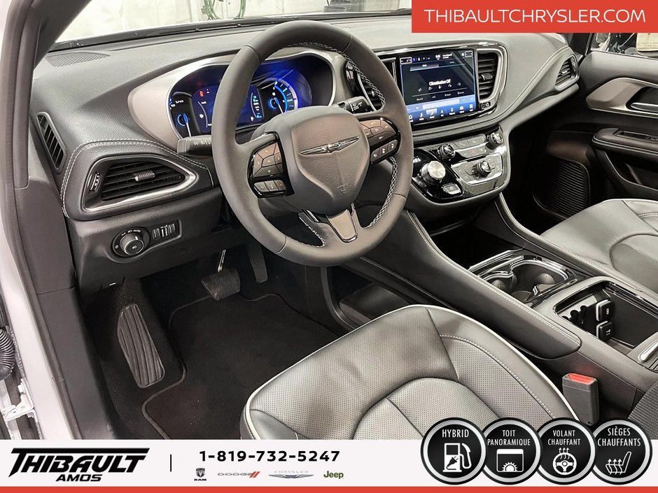 2024 Chrysler Pacifica Hybrid Premium S Appearance