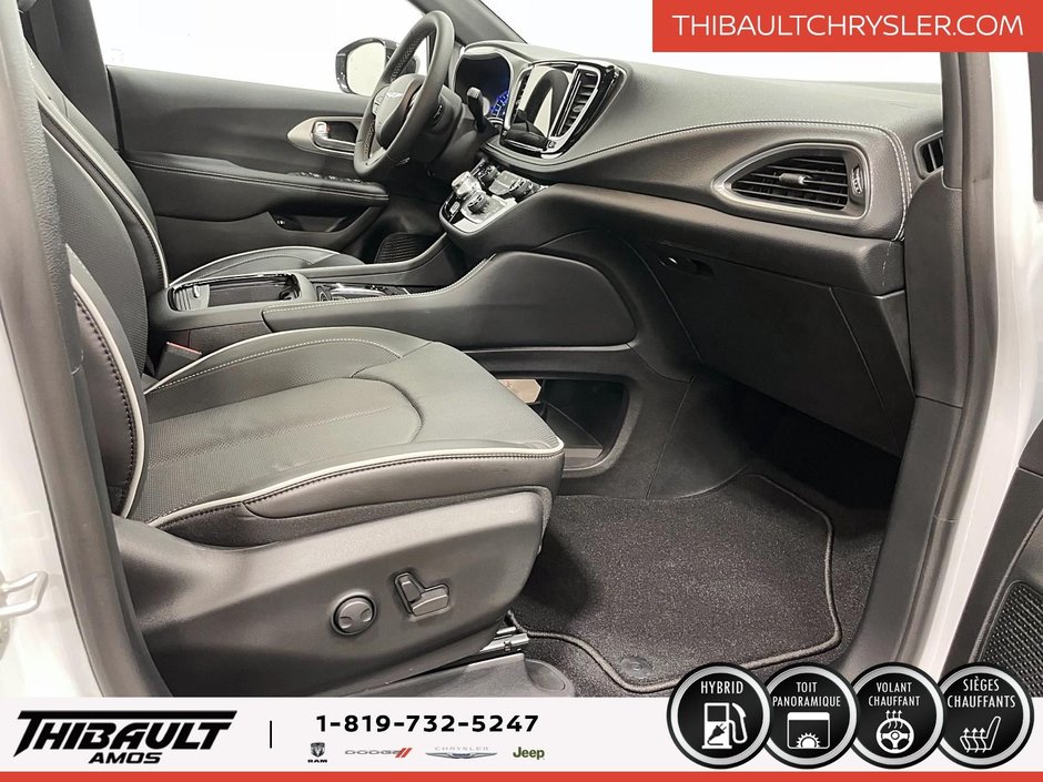 2024 Chrysler Pacifica Hybrid Premium S Appearance