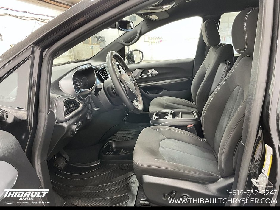 2022 Chrysler Pacifica Touring