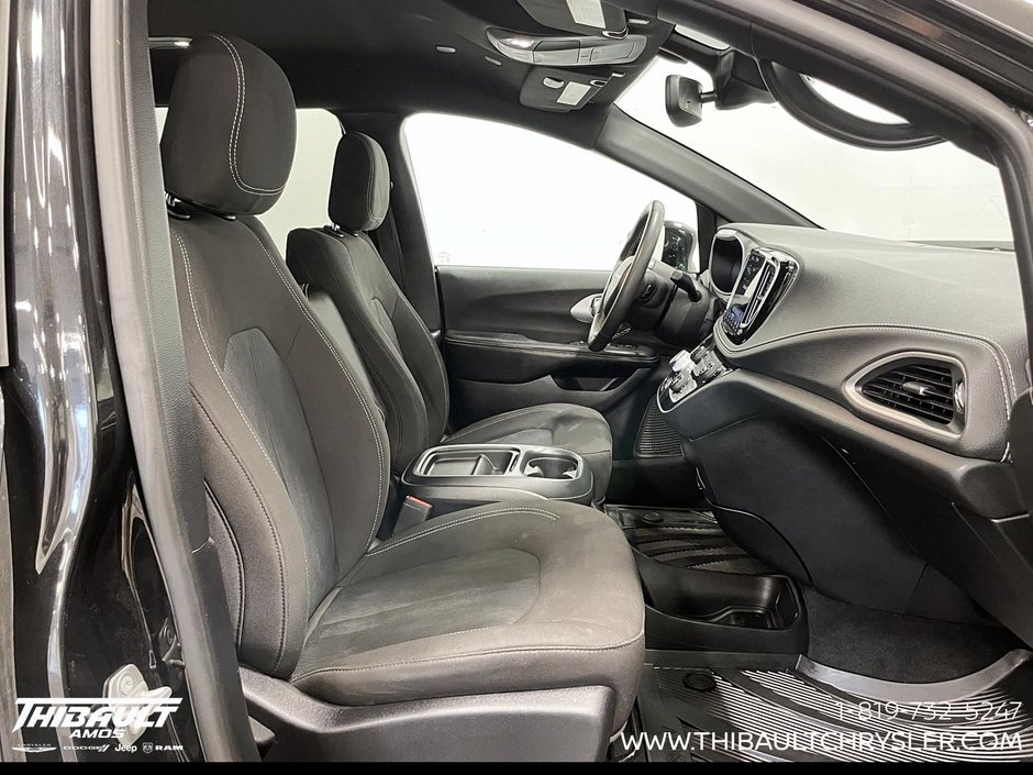 2022 Chrysler Pacifica Touring