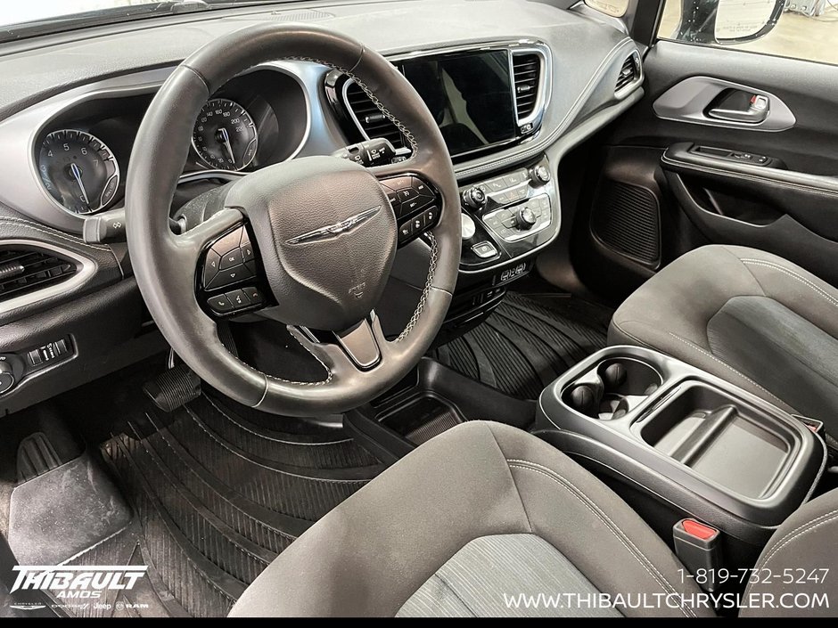 2022 Chrysler Pacifica Touring