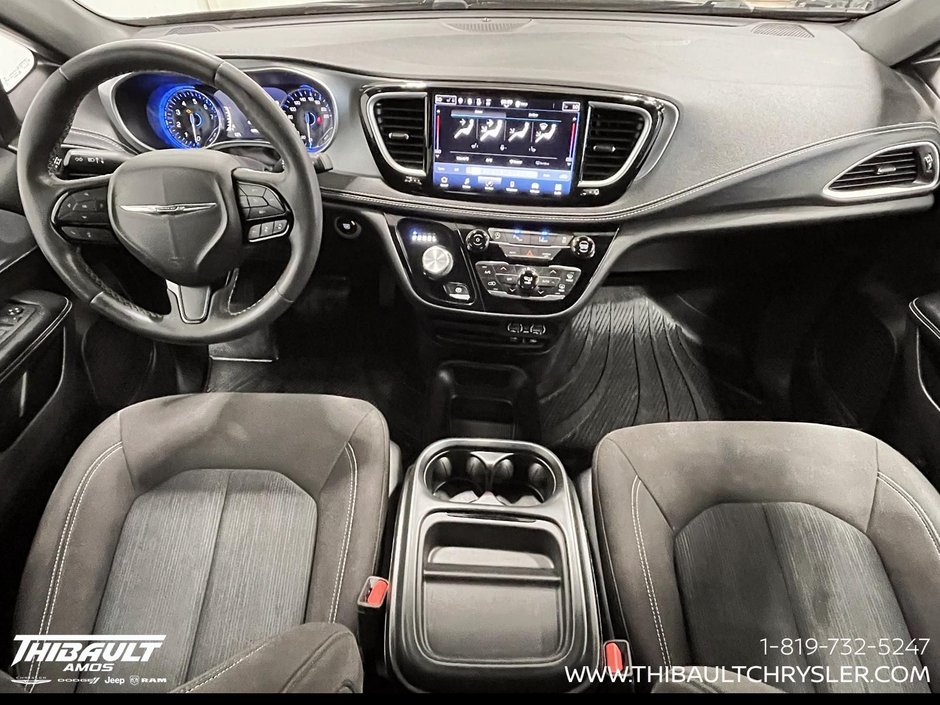 2022 Chrysler Pacifica Touring