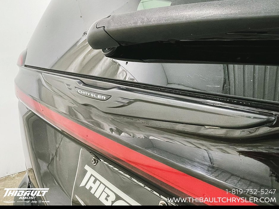 2022 Chrysler Pacifica Touring