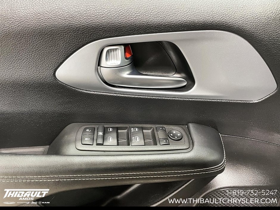 2022 Chrysler Pacifica Touring