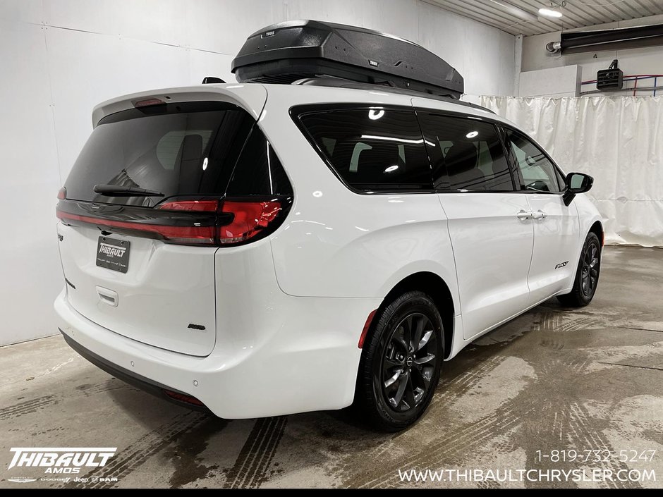 2026 Chrysler Pacifica SELECT AWD