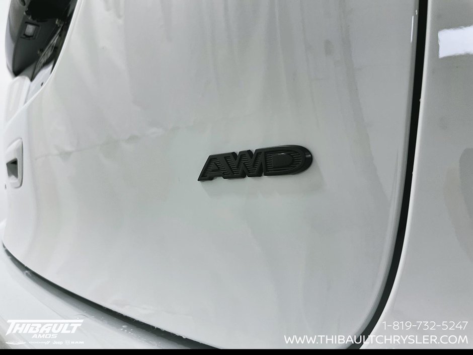 2026 Chrysler Pacifica SELECT AWD