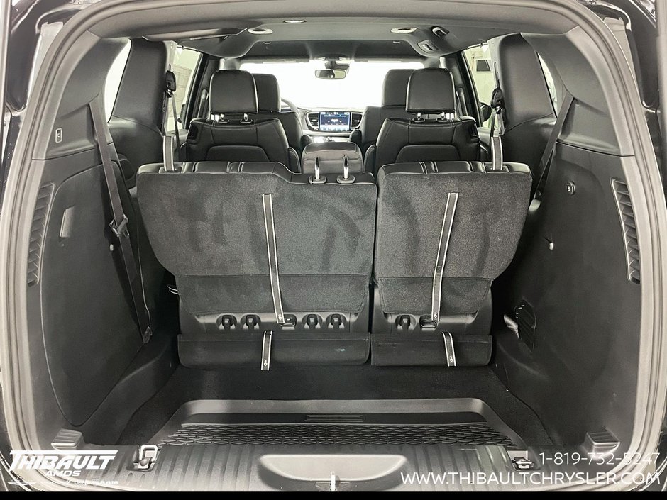 2026 Chrysler Pacifica SELECT AWD