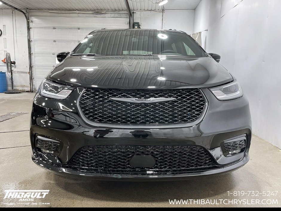 2026 Chrysler Pacifica SELECT AWD