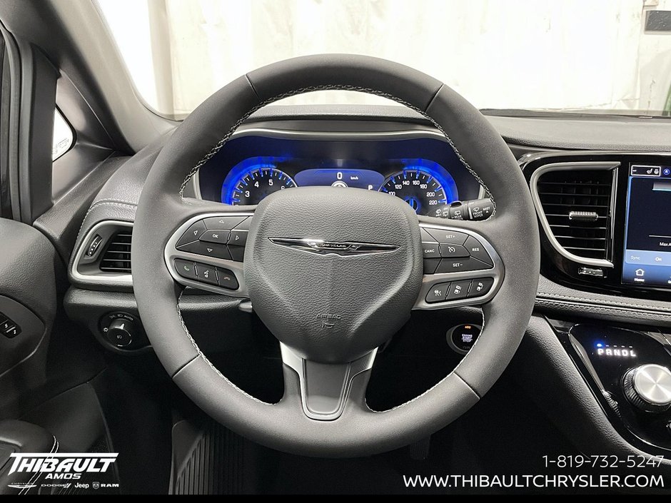 2026 Chrysler Pacifica SELECT AWD