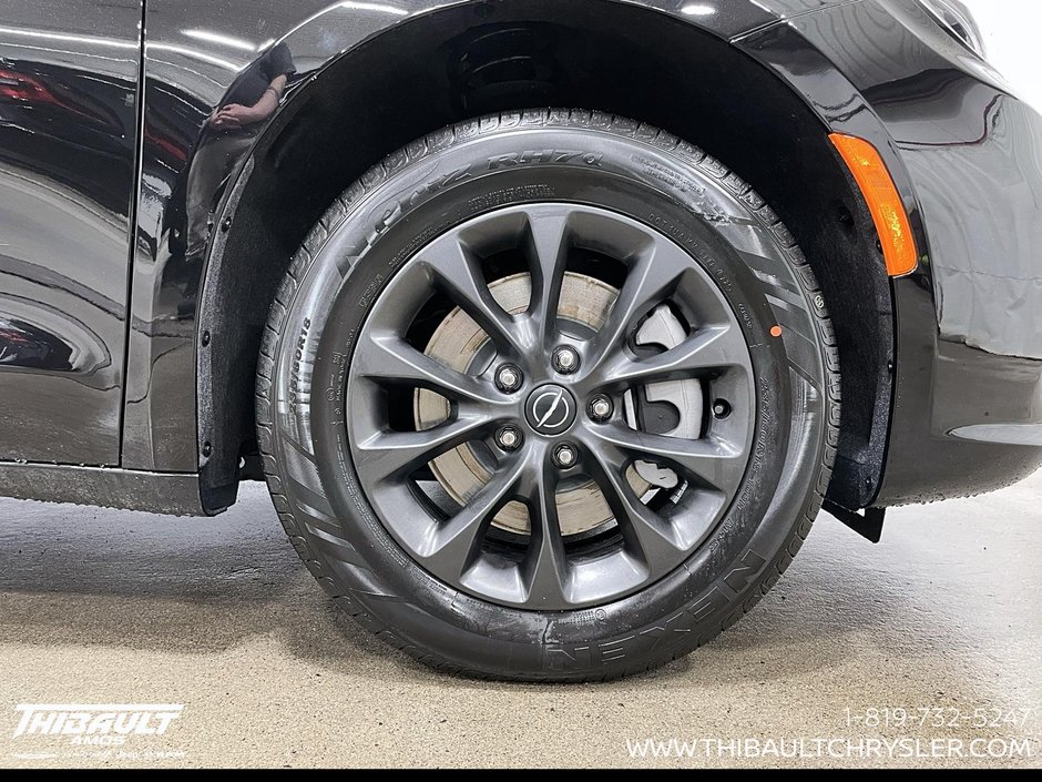 2026 Chrysler Pacifica SELECT AWD