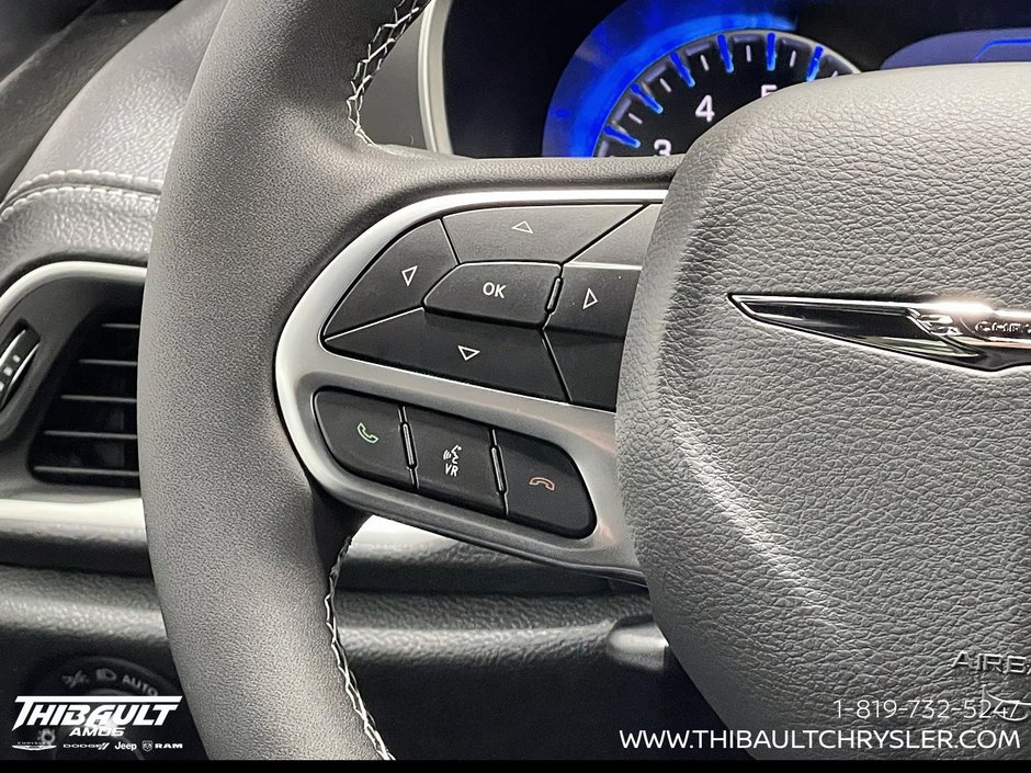 2026 Chrysler Pacifica SELECT AWD