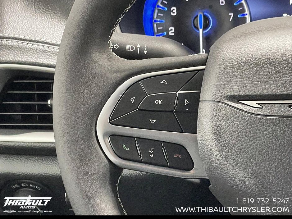 2027 Chrysler Pacifica SELECT AWD