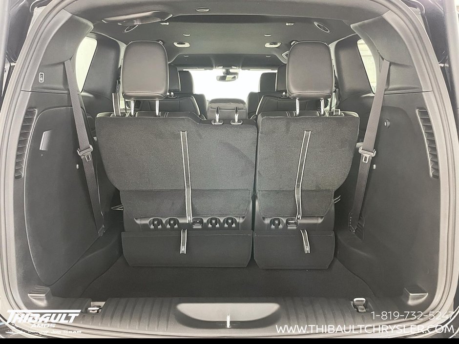 2027 Chrysler Pacifica SELECT AWD