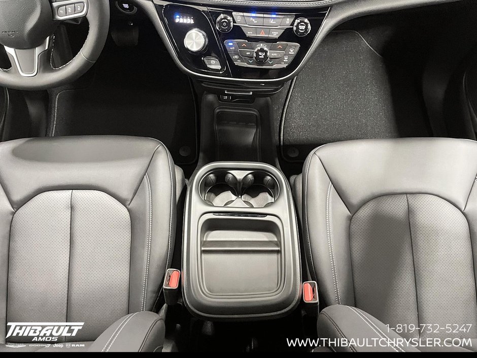 2027 Chrysler Pacifica SELECT AWD