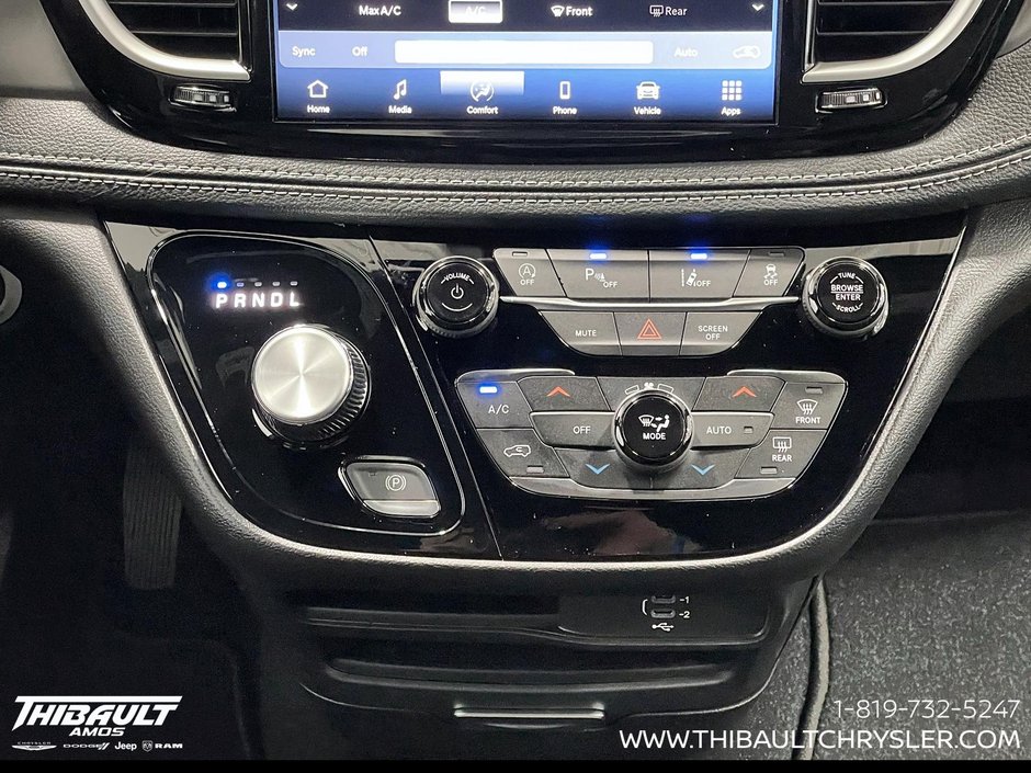 2027 Chrysler Pacifica SELECT AWD