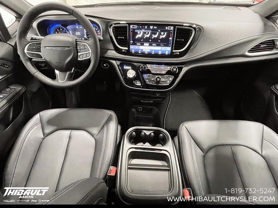 2027 Chrysler Pacifica SELECT AWD