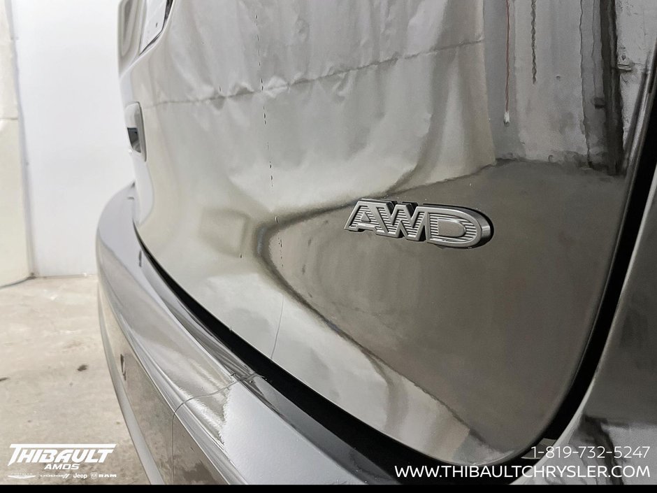 2027 Chrysler Pacifica SELECT AWD