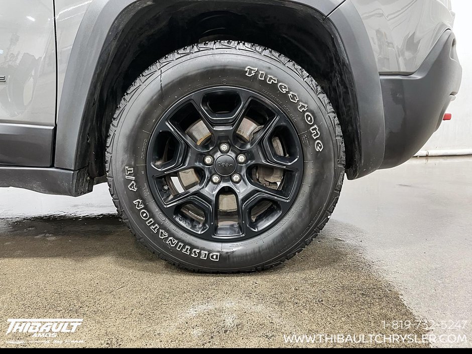 2022 Jeep Cherokee Trailhawk
