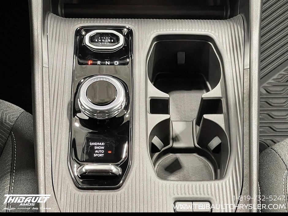 2026 Jeep Cherokee LAREDO