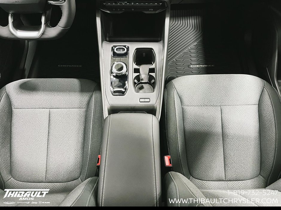 2026 Jeep Cherokee LAREDO